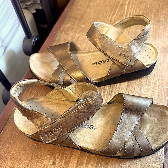 Taos Footwear Shoes - Taos Sandal Whisper Gold/ Bronze. Size 8 Just Like New. Very Nice Comfortable.